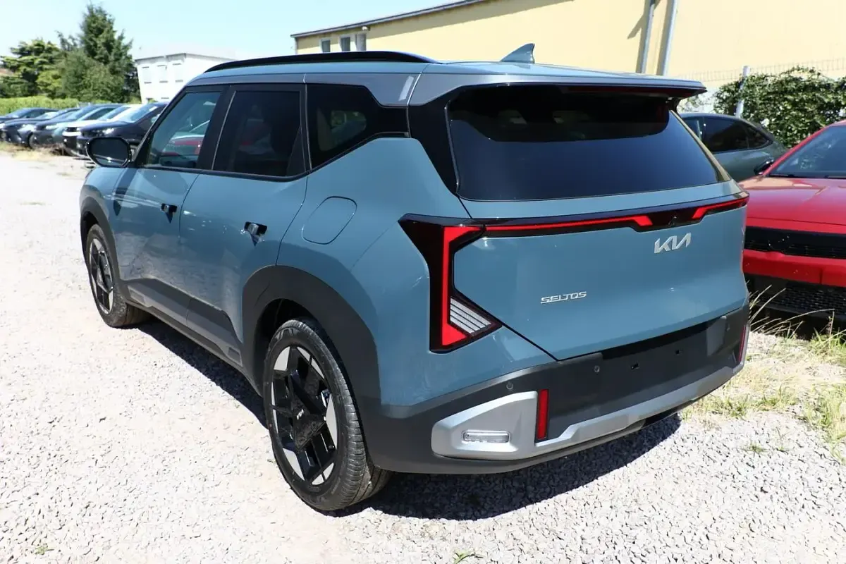 Neu Kia Seltos Spirit 179 PS (131 kW) 2026 Denim blue SUV