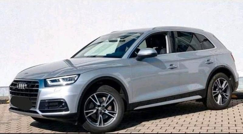 Silber Gebraucht 2019 Audi Q5 Design SUV | 29.800 € (Etwas zu teuer) - Bild 1/4