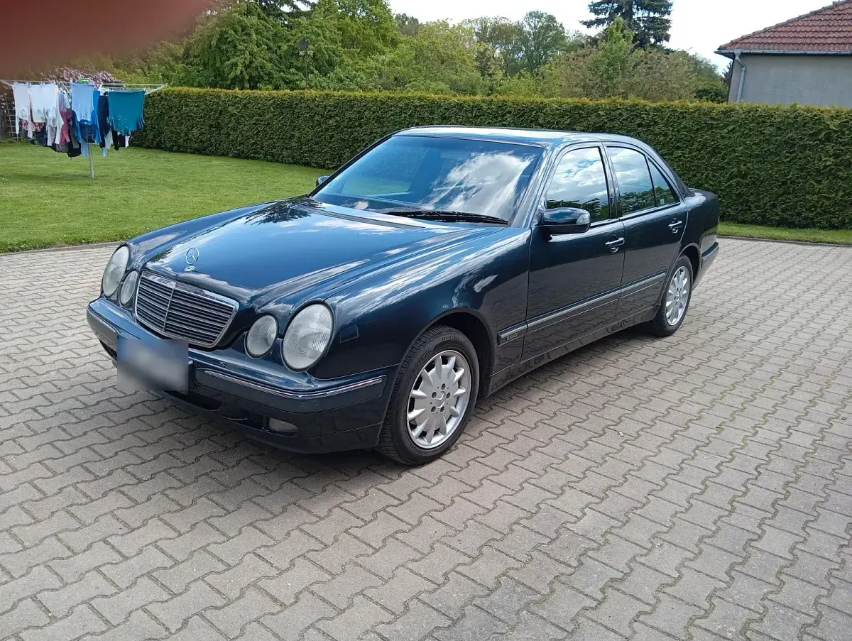 Occasion Mercedes E200 Elegance 136 ch (100 kW) 2000 Noir Berline