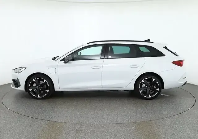 Second-hand Cupra Leon 204 CP (150 kW) 2021 Alb