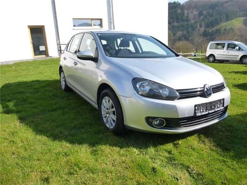 Gebraucht VW Golf VI 122 PS (89 kW) 2012 Silber Kleinwagen