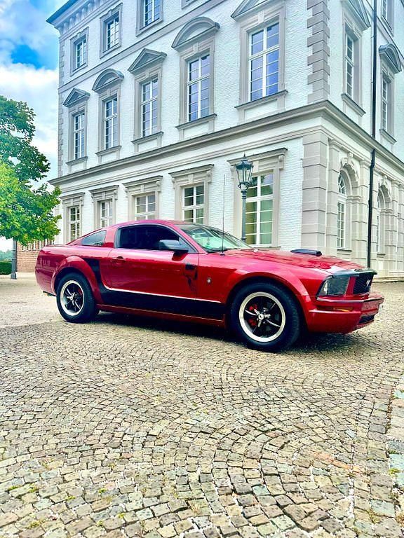 Rot Gebraucht 2005 Ford Mustang Coupé | 6.500 € (Superpreis) - Bild 1/4
