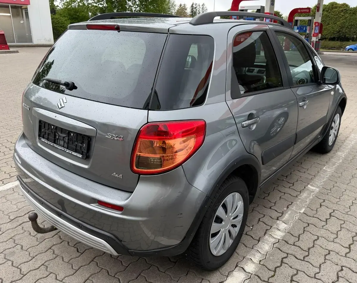 Gebraucht Suzuki SX4 Comfort 107 PS (78 kW) 2008 Grau SUV