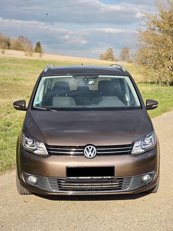 Gebraucht VW Touran Cup 140 PS (102 kW) 2015 Braun Van / Kleinbus