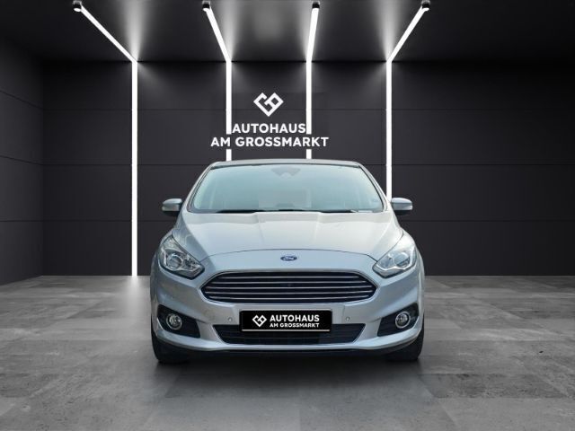 Silber Gebraucht 2017 Ford S-MAX Titanium Van / Kleinbus | 22.190 € (Fairer Preis) - Bild 1/4