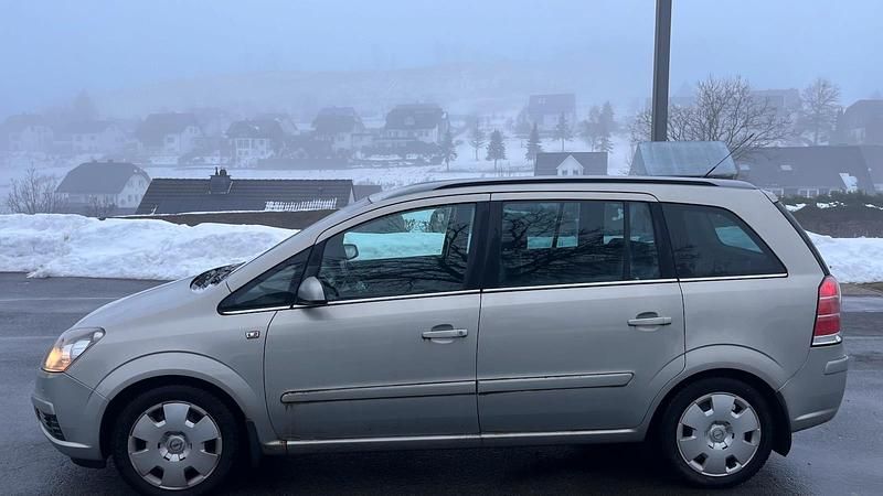 Andere farben Gebraucht 2006 Opel Zafira Van / Kleinbus | 1.500 € - Bild 1/4