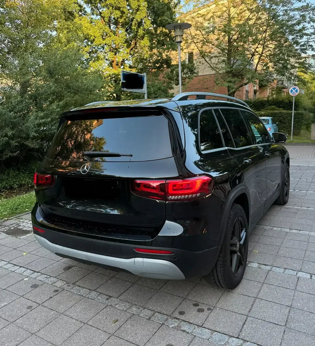 Gebraucht Mercedes GLB200 AMG line 150 PS (110 kW) 2021 Schwarz SUV