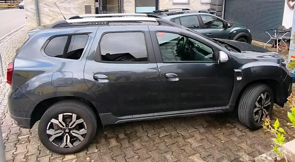 Używany Dacia Duster Prestige 150 KM (110 kW) 2022 Szary SUV