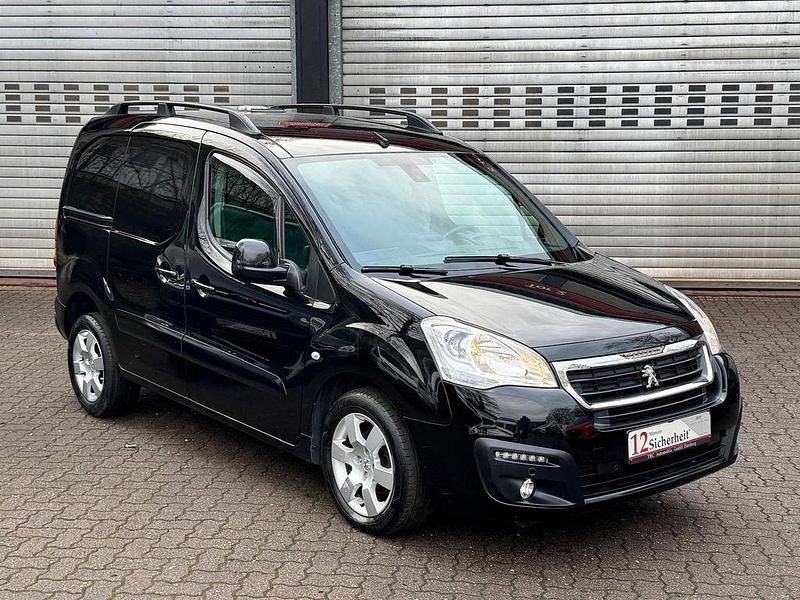 Gebraucht Peugeot Partner Premium 99 PS (72 kW) 2018 Schwarz Van / Kleinbus