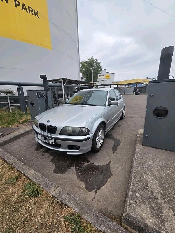 Silber Gebraucht 2000 BMW 323 Limousine | 3.500 € - Bild 1/4