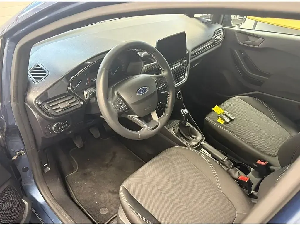 Gebraucht Ford Fiesta Cool & Connect 75 PS (55 kW) 2022 Chromablau Kleinwagen