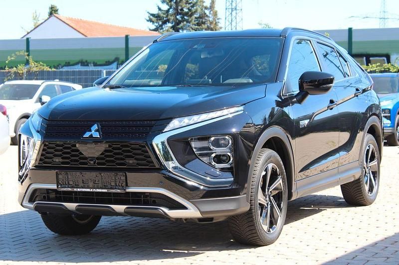 Schwarz Gebraucht 2022 Mitsubishi Eclipse Cross Plus SUV | 22.990 € (Guter Preis) - Bild 1/4