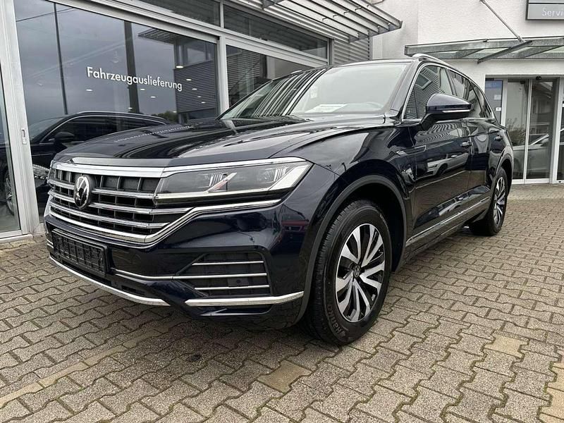 Gebraucht VW Touareg 286 PS (210 kW) 2021 Moonlight blue perleffekt SUV