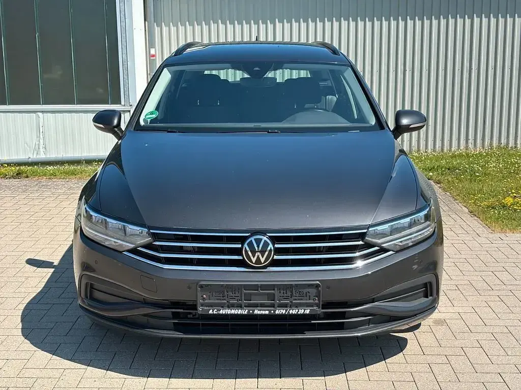 Gebraucht VW Passat Business 150 PS (110 kW) 2022 Schwarz Kombi