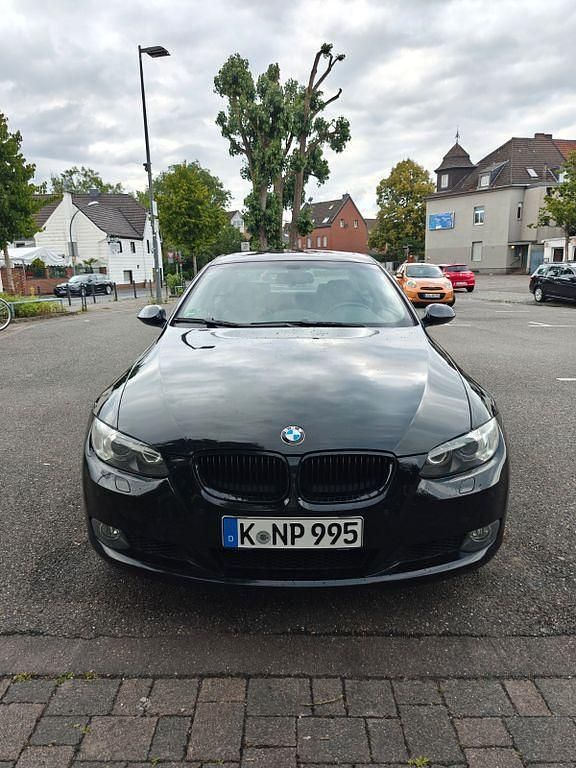 Blau Gebraucht 2007 BMW 330 Coupé | 8.600 € (Guter Preis) - Bild 1/4