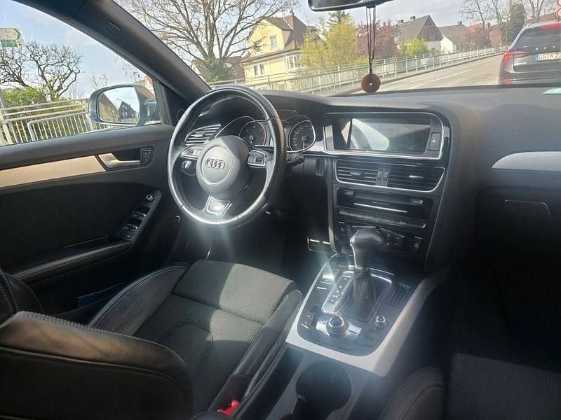Gebraucht Audi A4 Sport 190 PS (139 kW) 2015 Grau Kombi