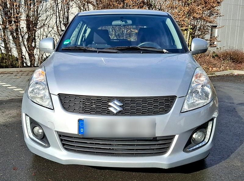 Gebraucht Suzuki Swift Club 94 PS (69 kW) 2015 Silber Kleinwagen