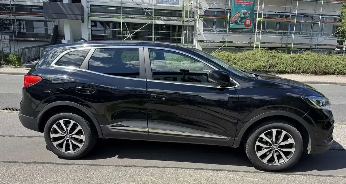 Gebraucht Renault Kadjar Business 140 PS (102 kW) 2021 Schwarz SUV