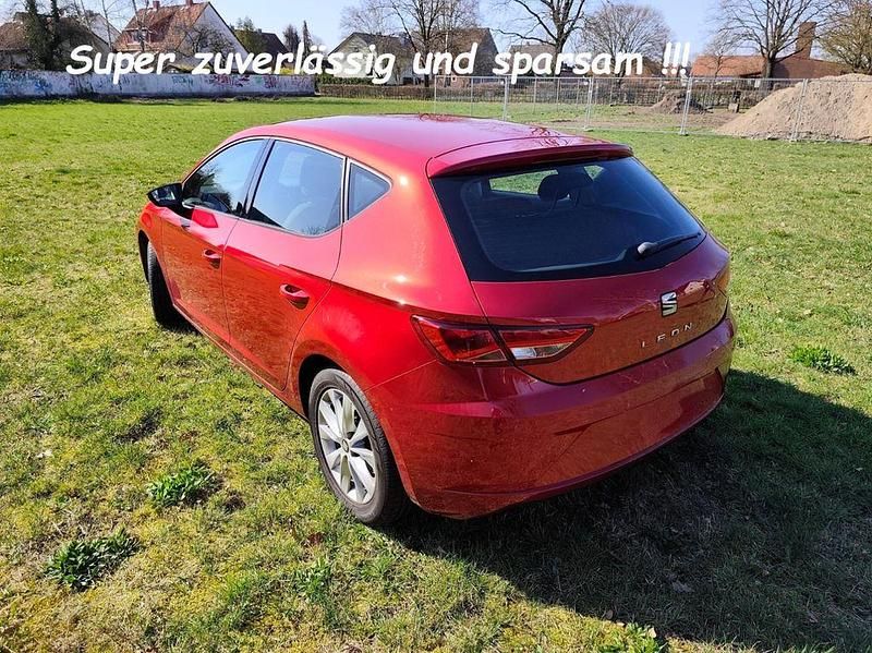 Second-hand Seat Leon Style 110 CP (80 kW) 2018 Roșu Berlinǎ