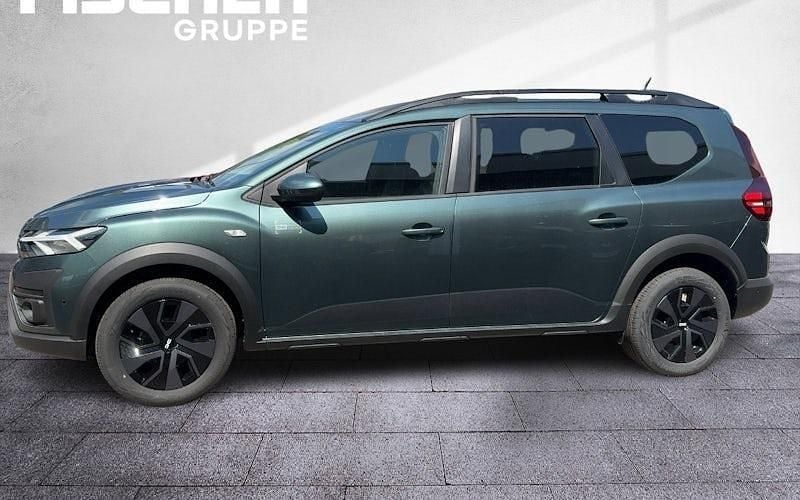 Neu Dacia Jogger Expression 122 PS (89 kW) 2025 Grün Van / Kleinbus