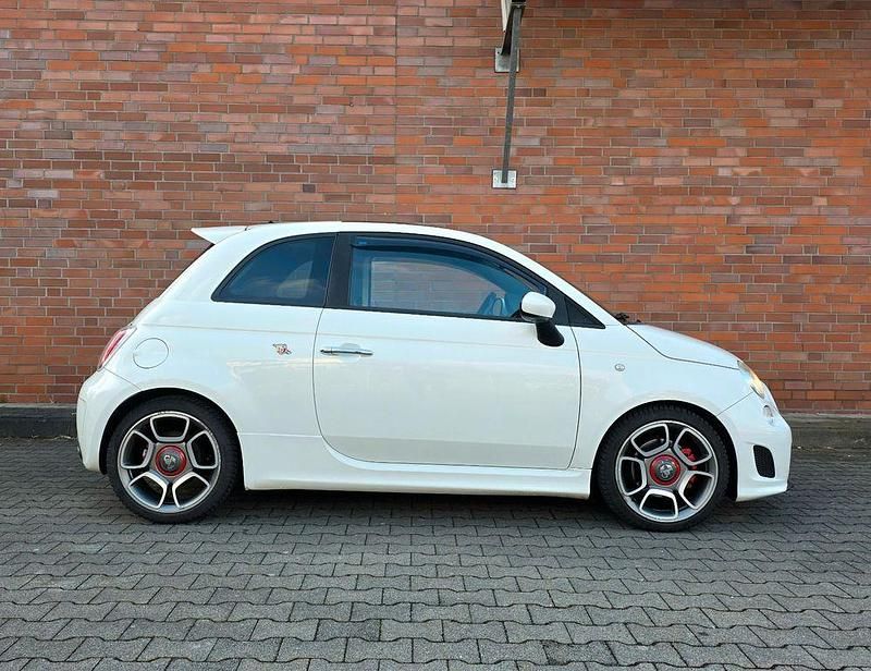 Gebraucht Abarth 500 135 PS (99 kW) 2009 Weiß Kleinwagen