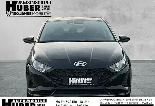 Gebraucht Hyundai i20 Trend 100 PS (73 kW) 2024 Schwarz Limousine