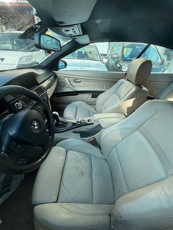 Gebraucht BMW 335 Cabriolet 306 PS (225 kW) 2007 Schwarz Cabrio