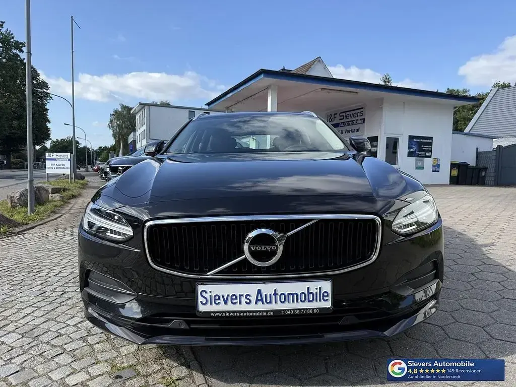 Gebraucht Volvo V90 Momentum 150 PS (110 kW) 2019 Onyx black / Kombi