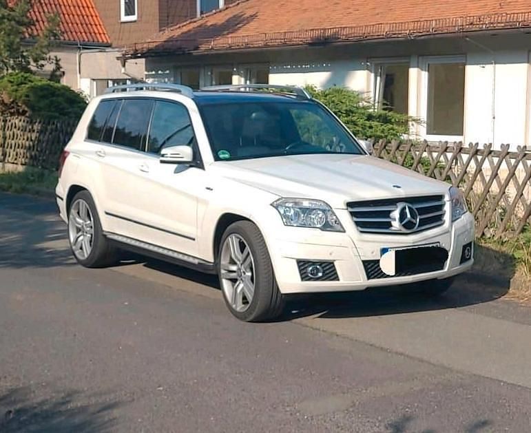 Weiß Gebraucht 2009 Mercedes GLK320 Edition 1 SUV | 13.000 € (Fairer Preis) - Bild 1/4