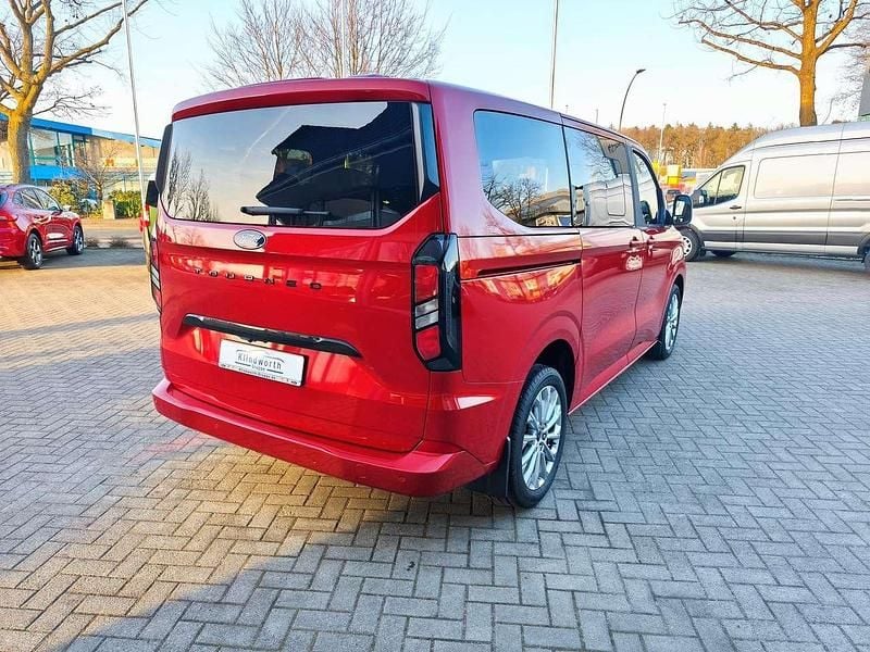 Gebraucht Ford Tourneo Titanium 150 PS (110 kW) 2024 Artisan red Van / Kleinbus