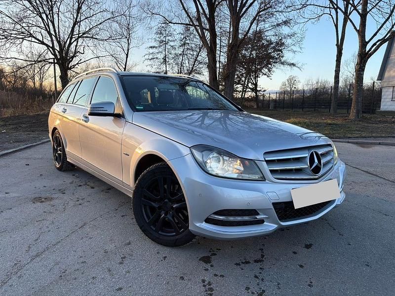 Silber Gebraucht 2012 Mercedes C250 Avantgarde Limousine | 8.500 € (Guter Preis) - Bild 1/4