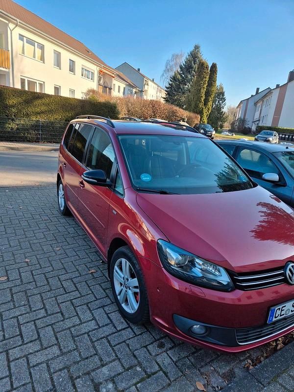 Gebraucht VW Touran 140 PS (102 kW) 2012 Rot Van / Kleinbus