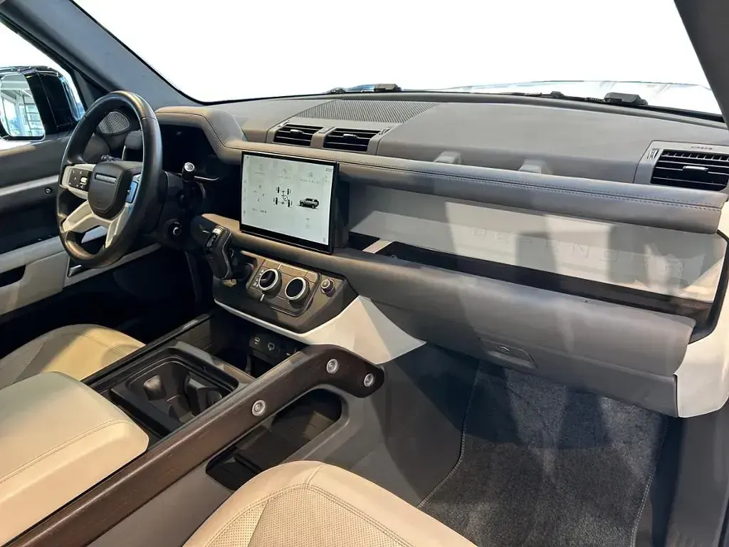 Usata Land Rover Defender 300 CV (220 kW) 2023 Bianco SUV