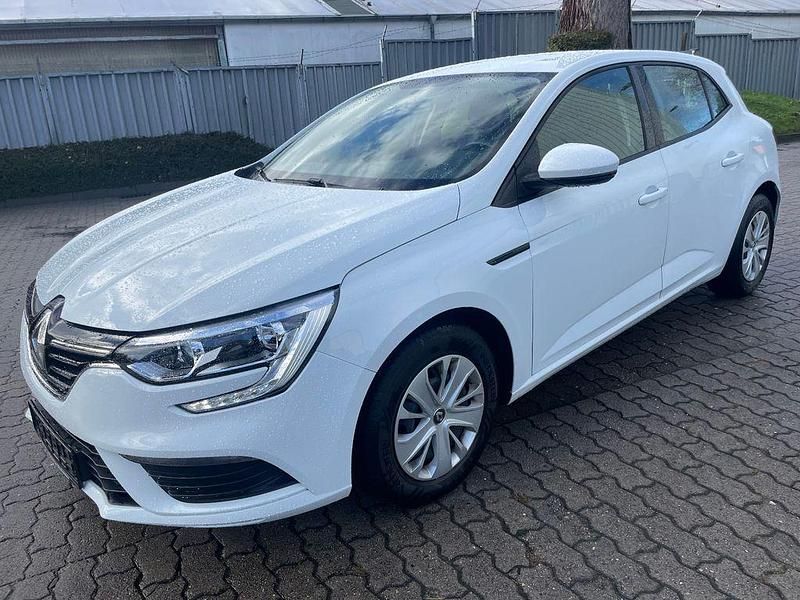Weiß Gebraucht 2016 Renault Mégane IV Life Limousine | 7.500 € (Superpreis) - Bild 1/4