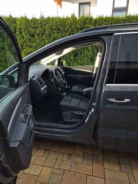 Gebraucht VW Sharan Comfortline 150 PS (110 kW) 2019 Van / Kleinbus