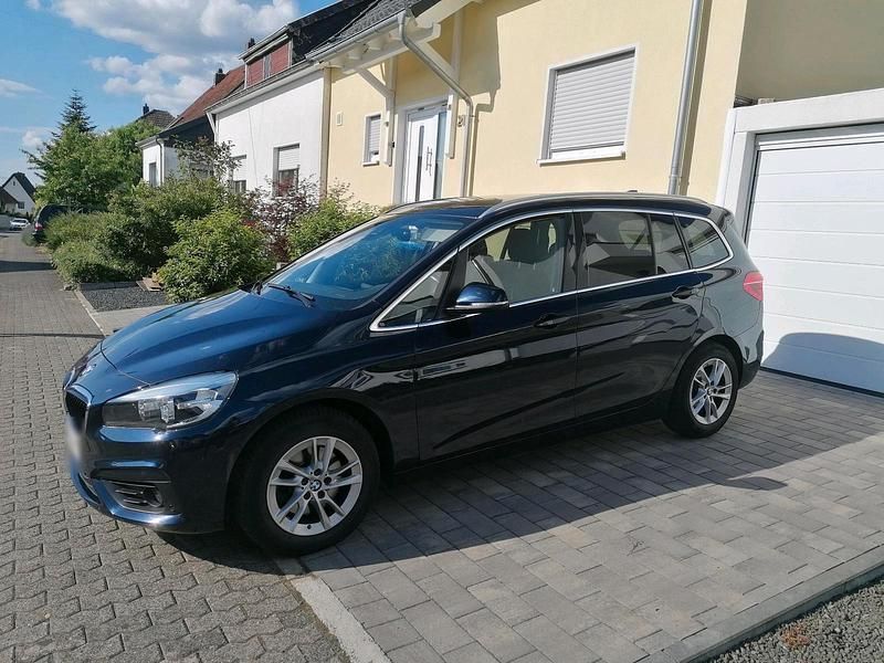 Gebraucht BMW 218 140 PS (102 kW) 2017 Blau Van / Kleinbus