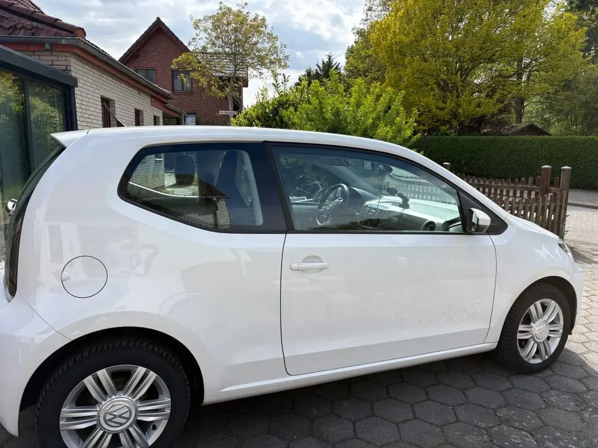Usado VW up! high up! 90 CV (66 kW) 2018 Blanco Utilitario