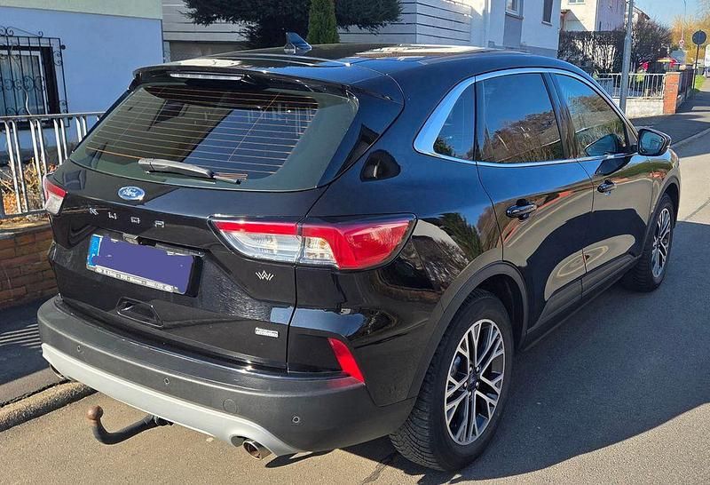 Gebraucht Ford Kuga Titanium 224 PS (164 kW) 2020 Schwarz SUV