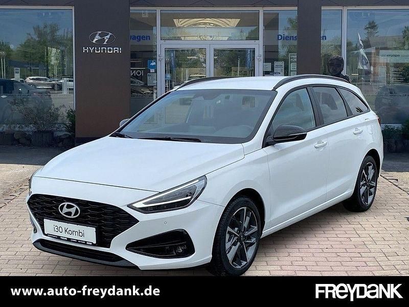 Neu Hyundai i30 101 PS (74 kW) 2025 Atlas white Kombi