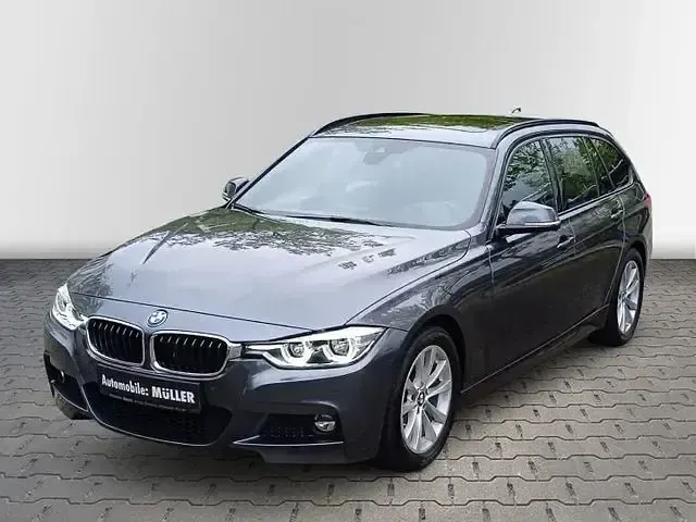 Gebraucht BMW 330 M Sport 252 PS (185 kW) 2018 Grau Kombi