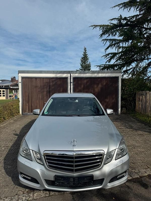 Gebraucht 2010 Mercedes E250 Limousine | 14.499 € (Teuer) - Bild 1/4