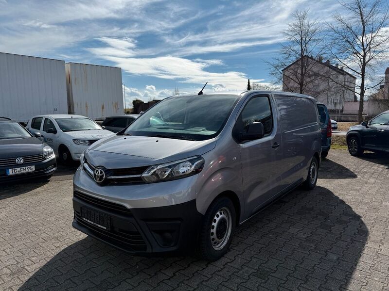 Silber Gebraucht 2020 Toyota Proace Van | 16.990 € (Etwas zu teuer) - Bild 1/4