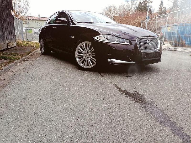 Gebraucht Jaguar XF 241 PS (177 kW) 2011 Limousine
