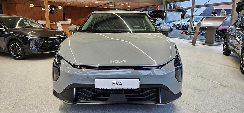 Neu Kia EV4 Earth 150 kW (204 PS) 2026 Grau Limousine