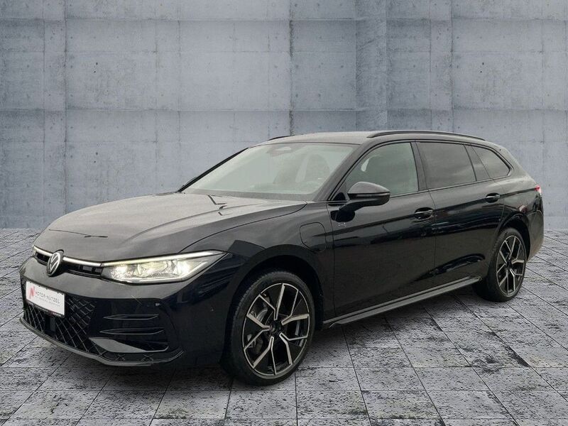 Schwarz Neu 2024 VW Passat R-line Kombi | 56.470 € (Guter Preis) - Bild 1/4