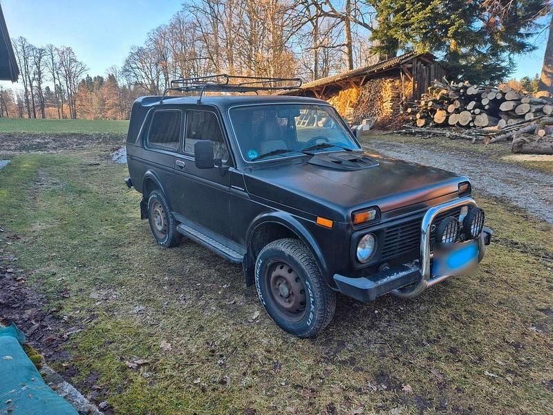 Gebraucht Lada niva 80 PS (58 kW) 2009 Schwarz SUV