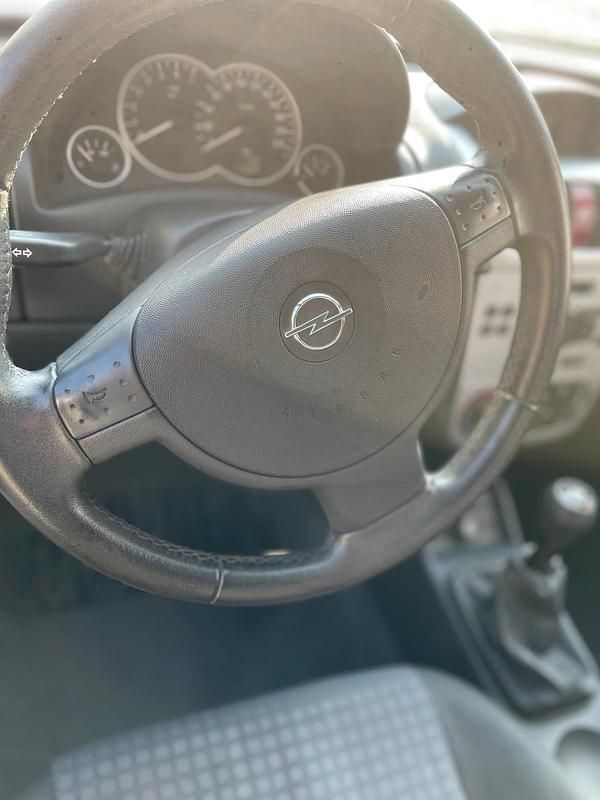 Gebraucht Opel Corsa Basis 80 PS (58 kW) 2005 Blau Kleinwagen