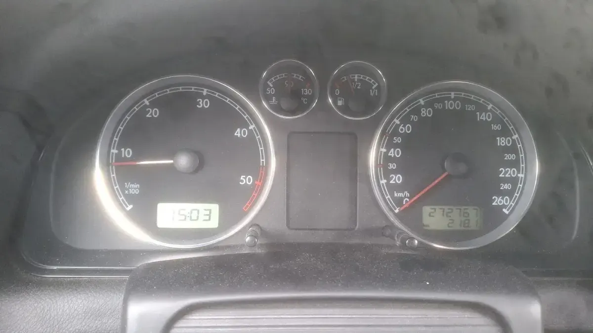 Gebraucht VW Passat 131 PS (96 kW) 2001 Silber Kombi