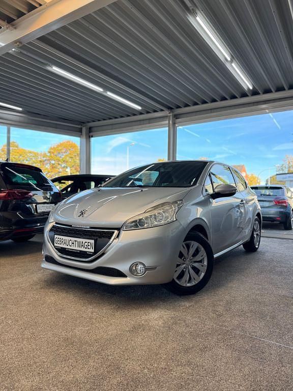 Silber Gebraucht 2013 Peugeot 208 Active Kleinwagen | 6.990 € (Etwas zu teuer) - Bild 1/4