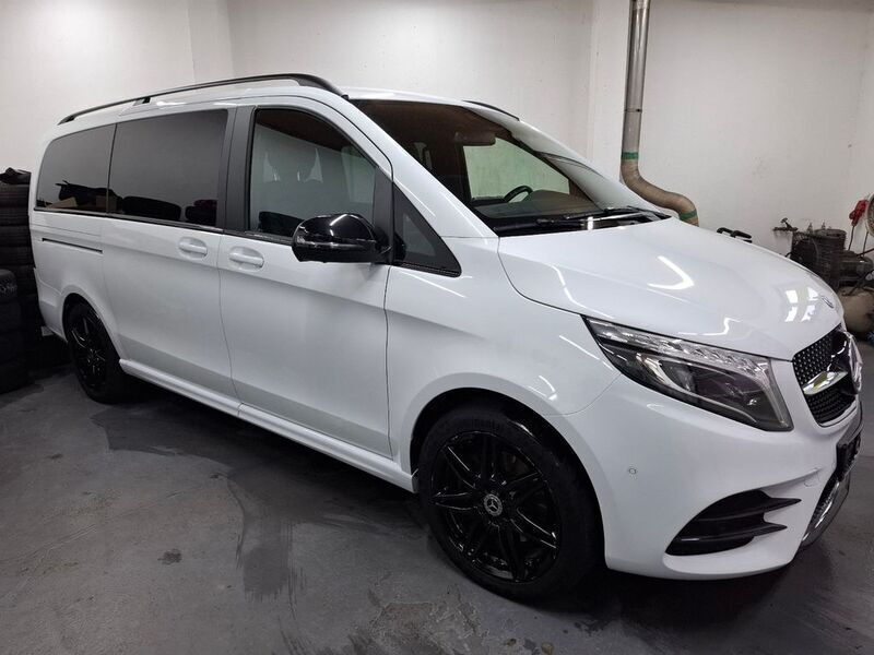 Weiß Gebraucht 2021 Mercedes V300 AMG line Van / Kleinbus | 57.990 € (Teuer) - Bild 1/4